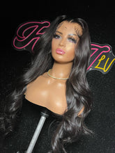 Load image into Gallery viewer, Hand-Made HD-13x4 Frontal unit BodyWave