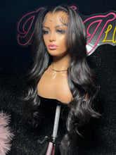 Load image into Gallery viewer, Hand-Made HD-13x4 Frontal unit BodyWave